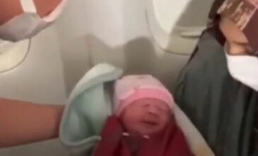 Αφγανιστάν: Γυναίκα γέννησε μέσα στο αεροπλάνο που την μετέφερε στη Βρετανία – Δείτε το βίντεο