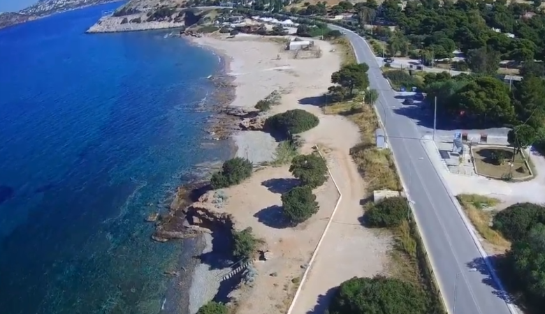 Παραλία Θυμάρι: Η ξεχωριστή απομονωμένη αμμουδιά στην Αττική