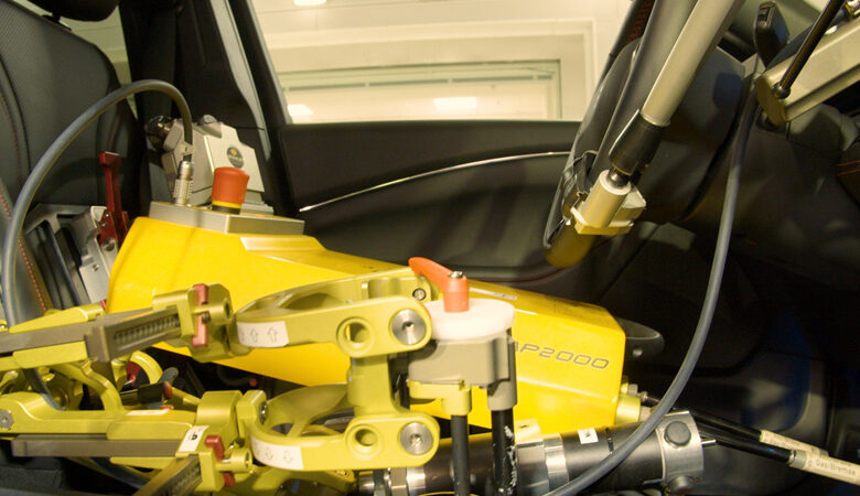 H Ford χρησιμοποιεί οδηγούς-ρομπότ για την εξέλιξη νέων μοντέλων