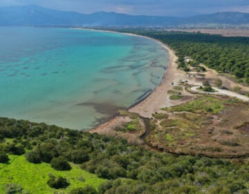 Παραλίες Αττικής: Πού θα απολαύσεις τα φθινοπωρινά σου μπάνια