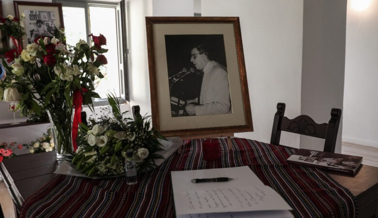 Μίκης Θεοδωράκης: Αυτό είναι το πατρικό του σπίτι στον Γαλατά Χανιών