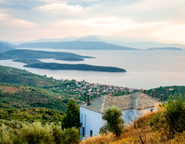 Το παλαιότερο καφενείο της Ελλάδας που λειτουργεί αδιάκοπα εδώ και 236 χρόνια