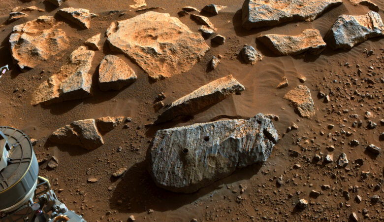 NASA: Μακρόχρονη έκθεση σε νερό «μαρτυρούν» τα πρώτα δύο πέτρινα δείγματα από τον Άρη