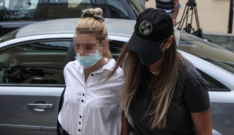 Έλενα Πολυχρονοπούλου: Στον Κορυδαλλό με τον σύντροφό της για τα 7,8 κιλά κοκαΐνης – Ξεσπούν οι γονείς της