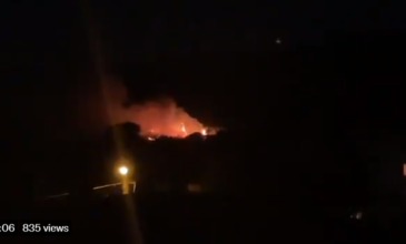 Μεγάλη φωτιά στη Νέα Μάκρη κοντά σε σπίτια – Δύο οι εστίες – Εκκένωση περιοχών