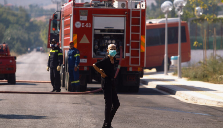 Συναγερμός για φωτιά σε βυτιοφόρο στην εθνική οδό Αθηνών – Κορίνθου