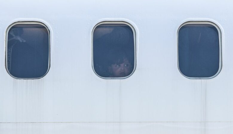 Προβληματική προσγείωση στο Ελευθέριος Βενιζέλος: Τι λένε οι τρομοκρατημένοι επιβάτες