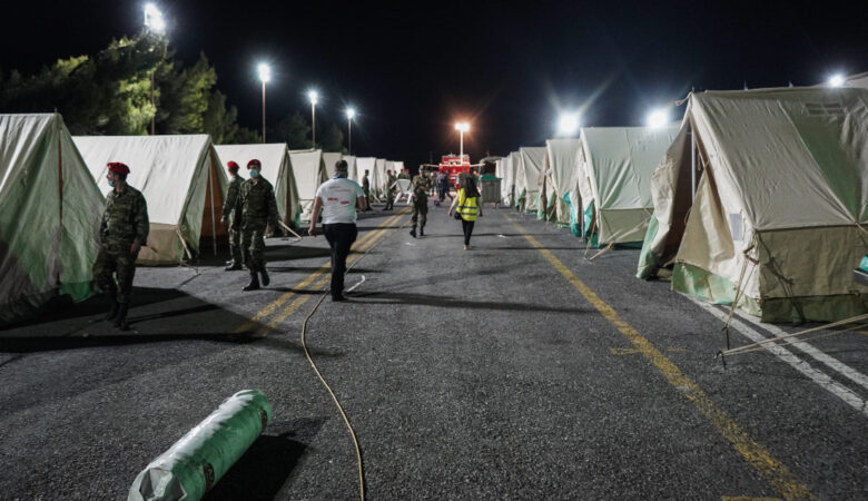Σεισμός στην Κρήτη: Έστησαν Κέντρο Υγείας μέσα σε σκηνή του στρατού στο Αρκαλοχώρι