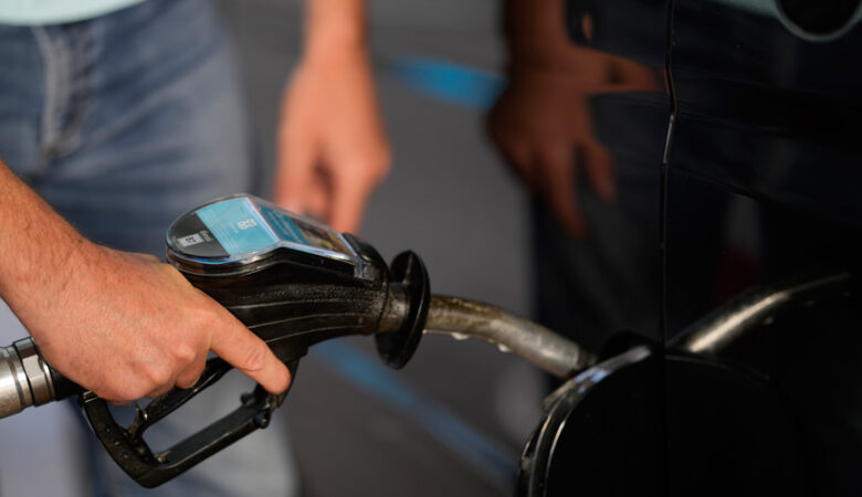 Επιδότηση καυσίμων: Εξετάζεται παράταση – Προβλέψεις ότι η τιμή θα ανέβει στη ζώνη των 3 ευρώ το λίτρο
