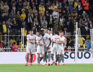 Europa League: «Άλωσε» την Κωνσταντινούπολη ο Ολυμπιακός