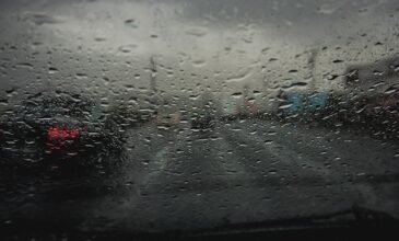 Έκτακτο δελτίο επιδείνωσης καιρού: Βροχές, καταιγίδες και κεραυνοί – Το φαινόμενο θα «χτυπήσει» και τη Θεσσαλία