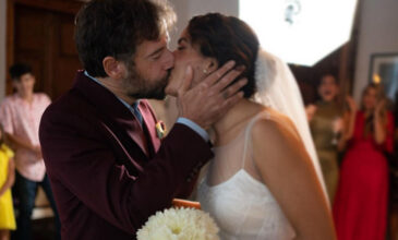 Κωστής Μαραβέγιας: Το καυτό φιλί με την Τόνια Σωτηροπούλου και η συγκινητική ανάρτηση για τον γάμο τους