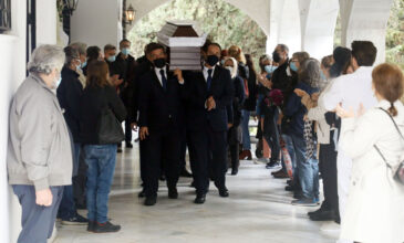 Ζέτα Καραγιάννη: Θλίψη στην κηδεία της δημοσιογράφου