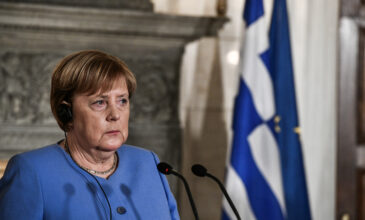 Μέρκελ: Ήμουν υπέρ της παραμονής της Ελλάδας στη ζώνη του ευρώ