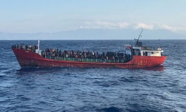 Στην Κω οι 400 μετανάστες από το τουρκικό πλοίο ανοιχτά της Κρήτης