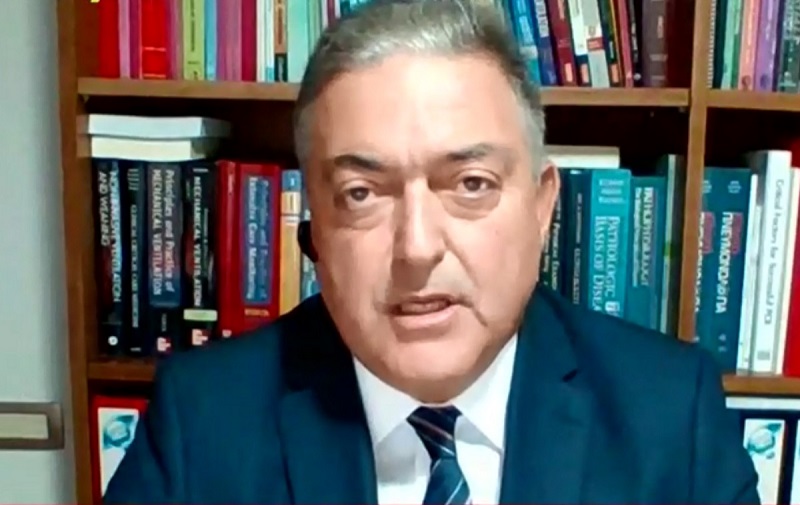 Βασιλακόπουλος: Αντί να κλείνει η χώρα, να «κλείνονται» οι ανεμβολίαστοι