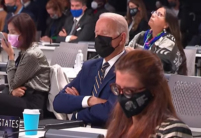 Ο Μπάιντεν αποκοιμήθηκε στη Σύνοδο για την Κλιματική Αλλαγή – Δείτε το βίντεο