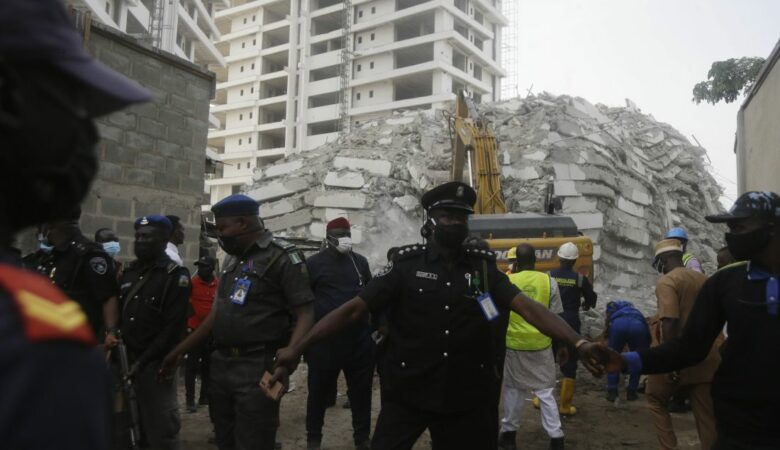 Κόλαση στη Νιγηρία: Κατέρρευσε ουρανοξύστης στο Λάγκος – Τουλάχιστον 3 νεκροί – Δεκάδες εργάτες παγιδευμένοι στα ερείπια