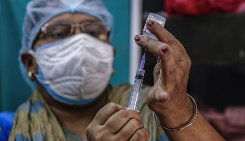 Κορονοϊός: Ο ΠΟΥ ενέκρινε για επείγουσα χρήση το πρώτο ινδικό εμβόλιο