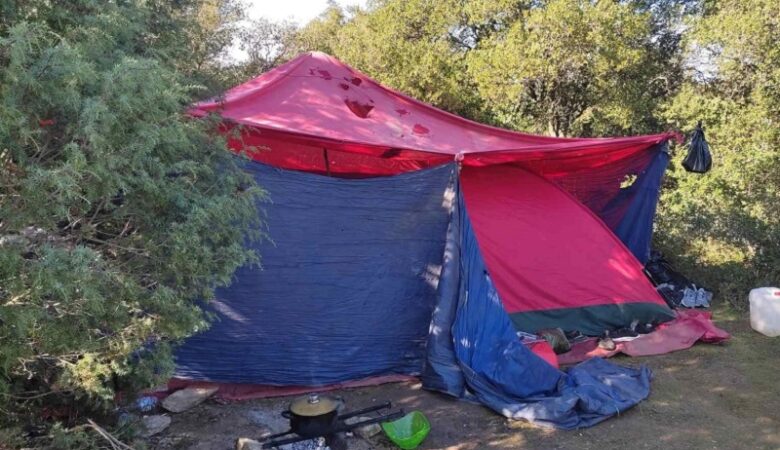 Θεσσαλονίκη: Συμμορία κρατούσε ομήρους επτά αλλοδαπούς σε δασική περιοχή