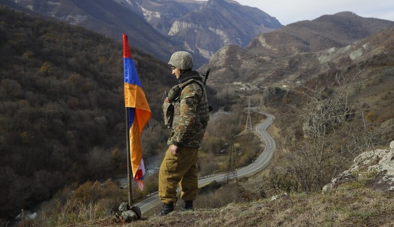 Εκεχειρία ανακοινώθηκε στο Ναγκόρνο Καραμπάχ: Οι Αρμένιοι συμφώνησαν να σταματήσουν να πολεμούν και να αφοπλιστούν
