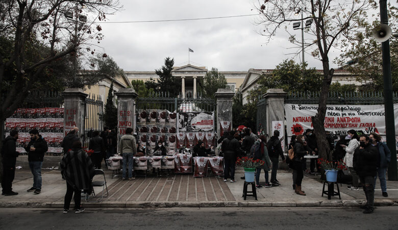 «Εδώ Πολυτεχνείο»: Φρούριο η Αθήνα για την κορύφωση των εκδηλώσεων – Ποιοι δρόμοι και σταθμοί του μετρό κλείνουν