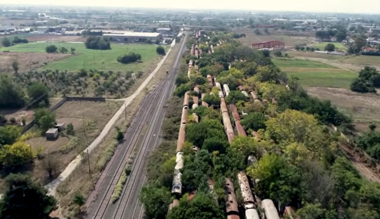 Ένα ταξίδι σε ένα από τα μεγαλύτερα «νεκροταφεία» τρένων στον κόσμο