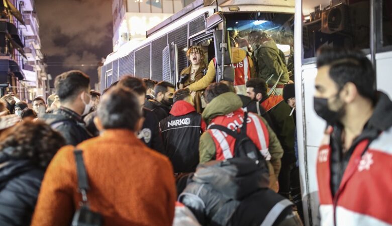 Τουρκία: Χάος με διαδήλωση κατά της ακρίβειας, συλλήψεις και ουρές στα βενζινάδικα