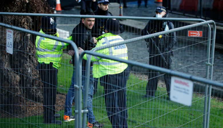 Συναγερμός στο βρετανικό κοινοβούλιο από εισβολή ενός άντρα – Συνελήφθη από την αστυνομία