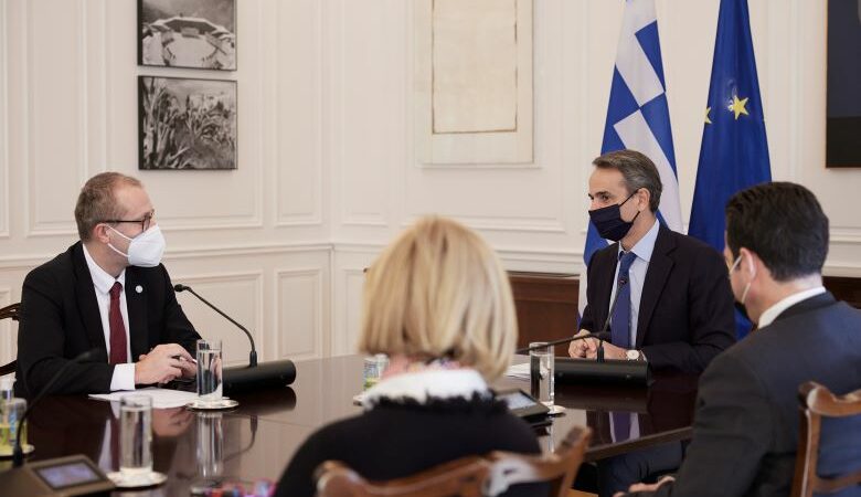 Μητσοτάκης: Ηθική μου υποχρέωση να πείσουμε όλους τους πολίτες άνω των 60 ετών να εμβολιαστούν