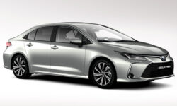 Έρχεται η ανανεωμένη Toyota Corolla με νέο σύστημα πολυμέσων