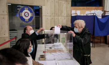 Εκλογές ΚΙΝΑΛ: Μαζική συμμετοχή στις κάλπες – Παράταση στην ψηφοφορία