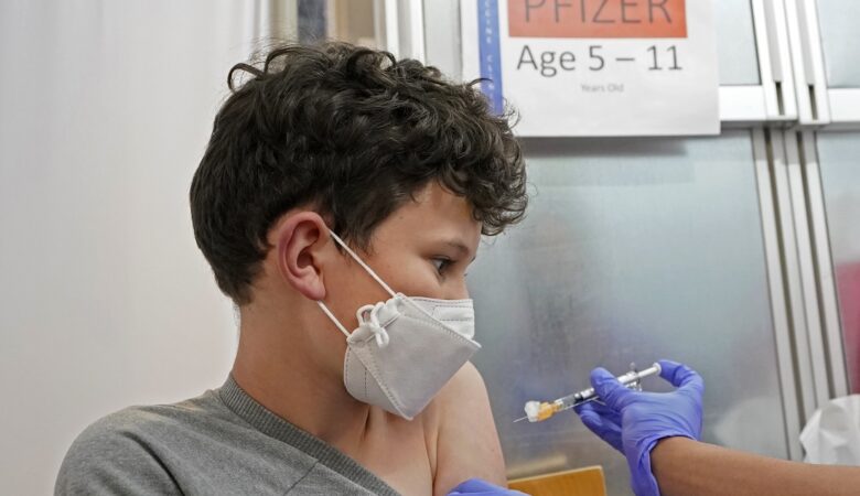 Κορονοϊός: Ξεκινούν σήμερα οι εμβολιασμοί παιδιών για τις ηλικίες 5-11 ετών