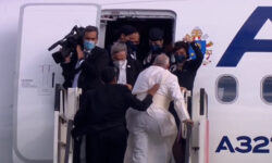 Πάπας Φραγκίσκος: Το παρ’ ολίγον ατύχημα την ώρα της αναχώρησης