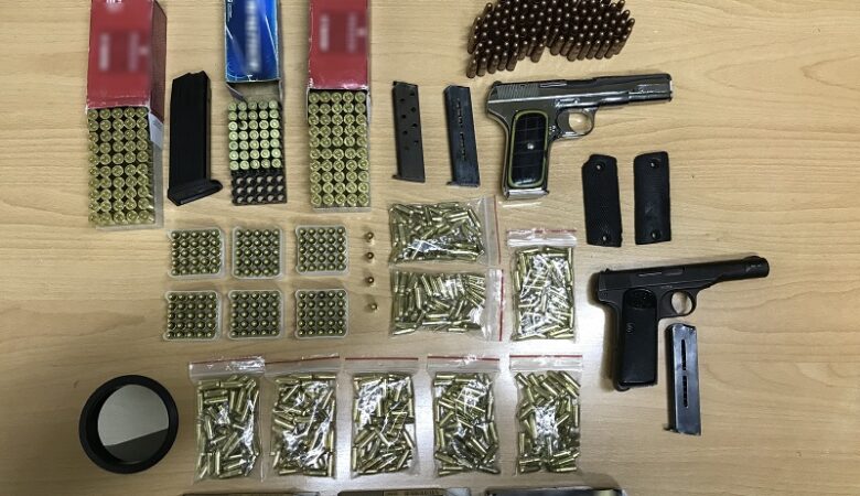 Ηράκλειο: Συνελήφθη με πιστόλια και εκατοντάδες σφαίρες στην κατοχή του