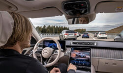 Η Mercedes ανοίγει τον δρόμο για την αυτόνομη οδήγηση
