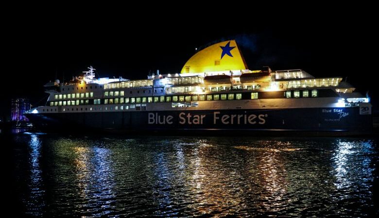 Ευχές για το νέο έτος από τον υπουργό Ναυτιλίας – Ποιο πλοίο μπήκε πρώτο στο λιμάνι του Πειραιά