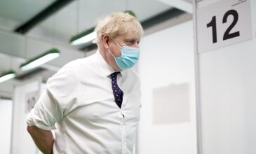 Μπόρις Τζόνσον: Τα νοσοκομεία της Βρετανίας θα υποστούν «σημαντική» πίεση τις επόμενες εβδομάδες