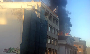 Βόλος: Φωτιά σε κεντρικό ξενοδοχείο – Επιχείρηση απομάκρυνσης των ενοίκων