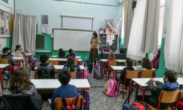 Κορονοϊός: Έτσι θα επιστρέψουν οι μαθητές στα θρανία τους – Πότε θα κλείνουν τα τμήματα στα σχολεία