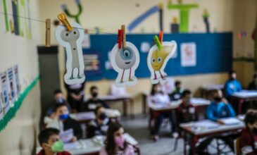 Κορονοϊός: Γιατί η Επιτροπή των Λοιμωξιολόγων αποφάσισε το άνοιγμα των σχολείων – Τι ειπώθηκε στη συνεδρίαση