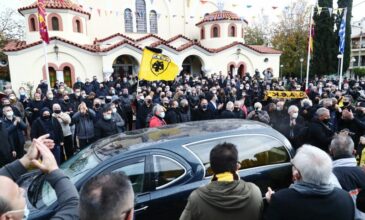Η ΑΕΚ αποχαιρετάει τον Στέλιο Σεραφείδη -Εικόνες από την κηδεία του θρύλου της «Ένωσης»