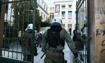 Έξι συλλήψεις και ένταση έξω από την ΑΣΟΕΕ στην Πατησίων