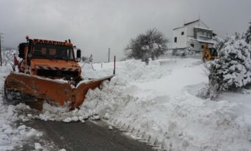 Καθαρίστηκαν οι δρόμοι στον ορεινό όγκο Ολύμπου και Κισσάβου – Συνεχής αποχιονισμός