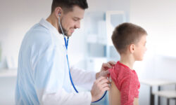 Κορονοϊός: Συναγερμός για τα αυξημένα περιστατικά λοιμώξεων ανώτερου αναπνευστικού σε παιδιά