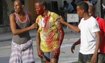 Σομαλία: Τουλάχιστον 48 νεκροί από διπλή βομβιστική επίθεση αυτοκτονίας