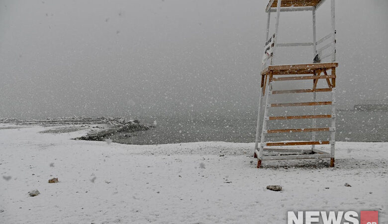 Κακοκαιρία «Ελπίδα»: Θάφτηκαν στο χιόνι ακόμη και οι παραλίες της Αττικής – Δείτε εικόνες του news