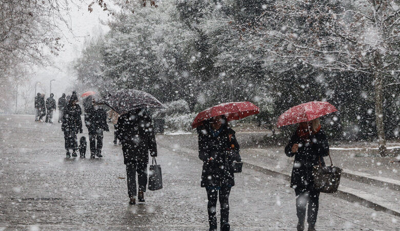 Κακοκαιρία Φίλιππος: Χιόνια στο κέντρο της Αθήνας το Σάββατο – Πού θα χτυπήσει το φαινόμενο τις επόμενες ώρες