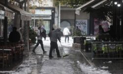 Κακοκαιρία Ελπίδα: Τι ισχύει αύριο για σχολεία, καταστήματα, ιδιωτικό τομέα σε Αττική και Κρήτη