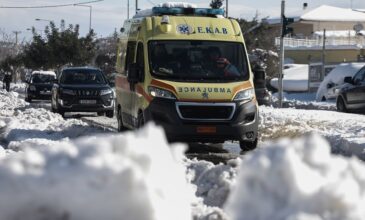Γέμισαν τα νοσοκομεία με περιστατικά καταγμάτων από πτώσεις εξαιτίας του παγετού